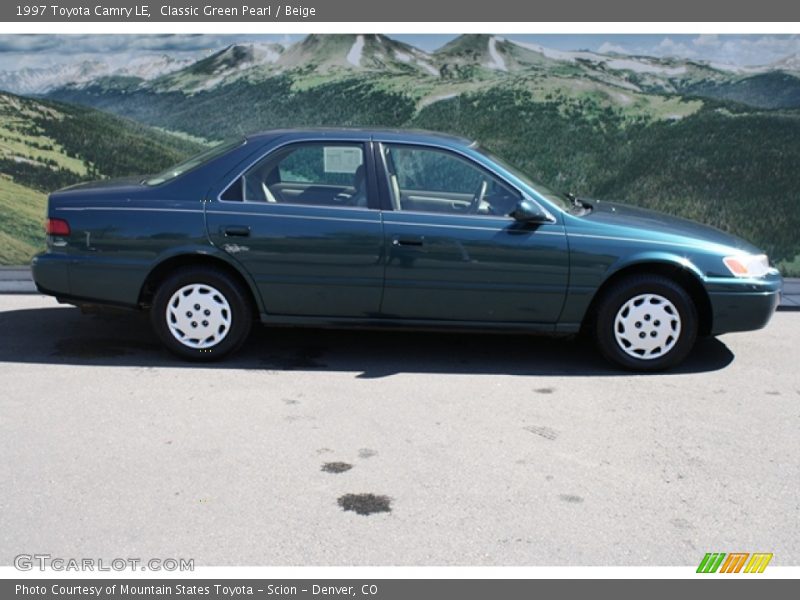 Classic Green Pearl / Beige 1997 Toyota Camry LE