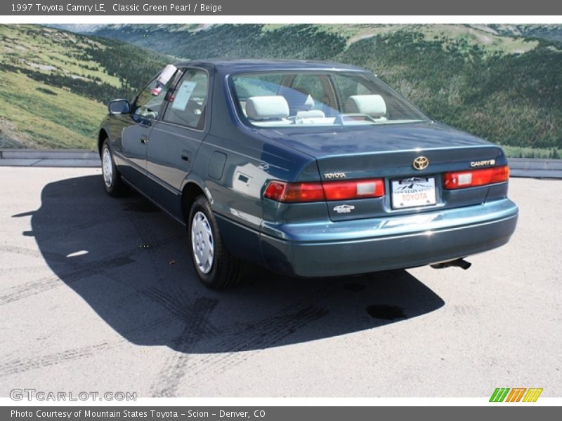 Classic Green Pearl / Beige 1997 Toyota Camry LE