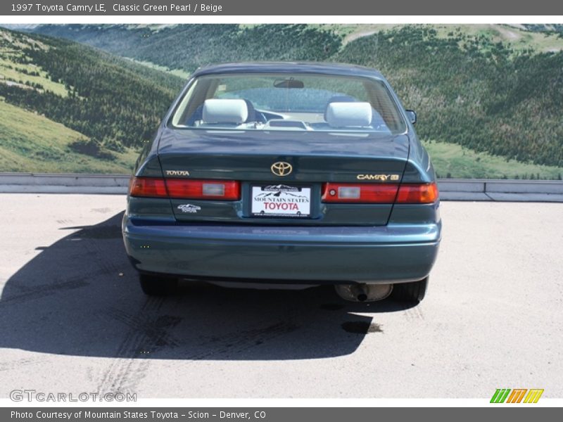Classic Green Pearl / Beige 1997 Toyota Camry LE