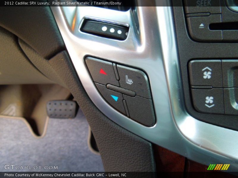 Radiant Silver Metallic / Titanium/Ebony 2012 Cadillac SRX Luxury