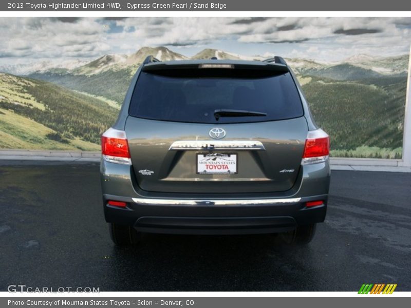 Cypress Green Pearl / Sand Beige 2013 Toyota Highlander Limited 4WD