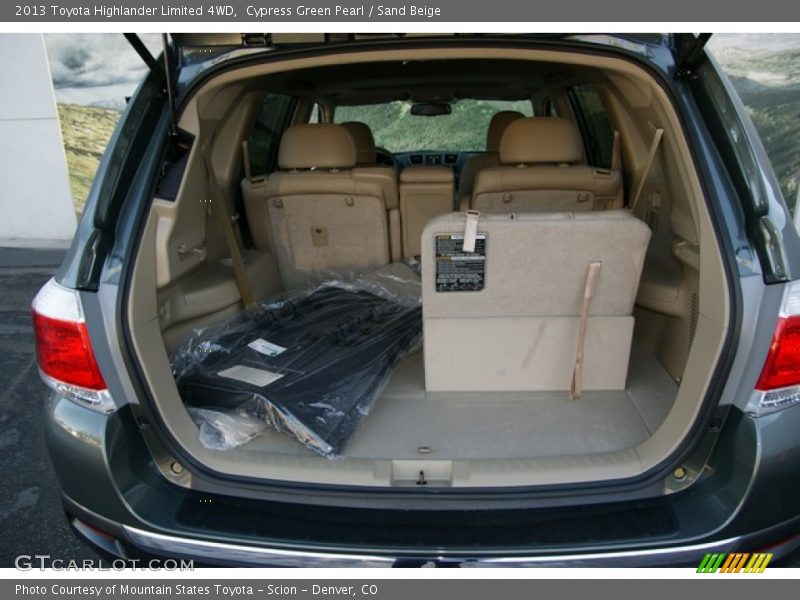 Cypress Green Pearl / Sand Beige 2013 Toyota Highlander Limited 4WD
