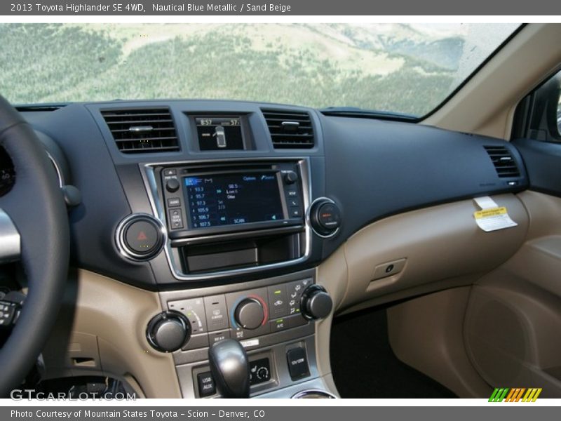 Dashboard of 2013 Highlander SE 4WD