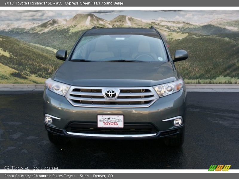 Cypress Green Pearl / Sand Beige 2013 Toyota Highlander SE 4WD
