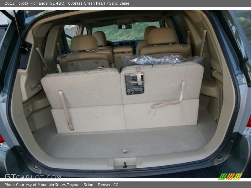 Cypress Green Pearl / Sand Beige 2013 Toyota Highlander SE 4WD