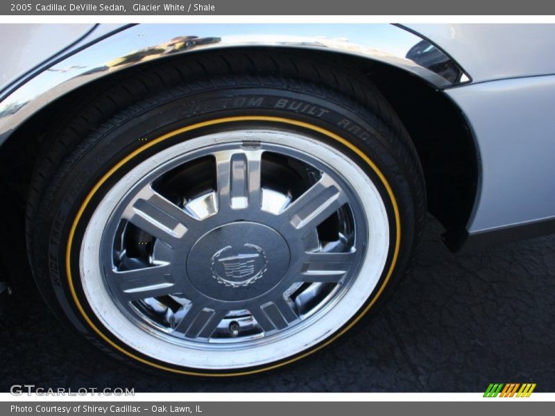 Glacier White / Shale 2005 Cadillac DeVille Sedan