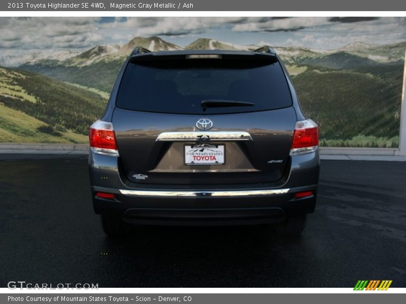 Magnetic Gray Metallic / Ash 2013 Toyota Highlander SE 4WD