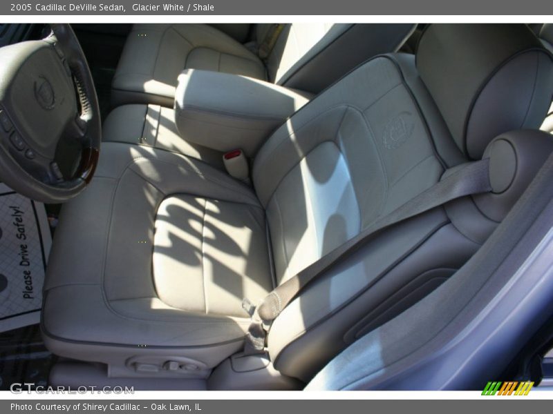 Glacier White / Shale 2005 Cadillac DeVille Sedan