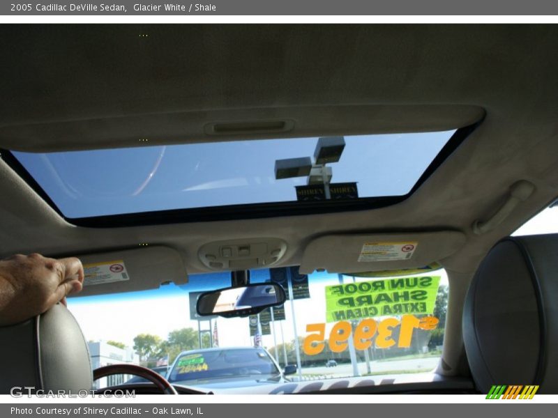 Glacier White / Shale 2005 Cadillac DeVille Sedan