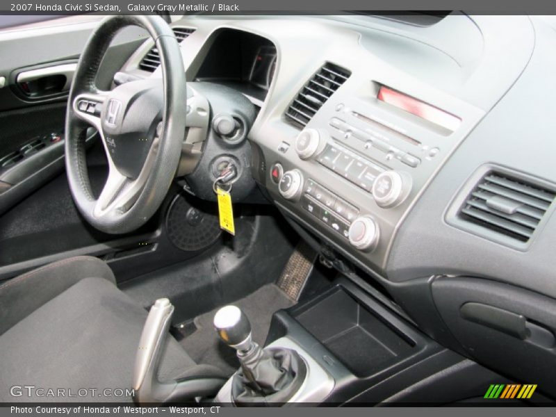 Dashboard of 2007 Civic Si Sedan