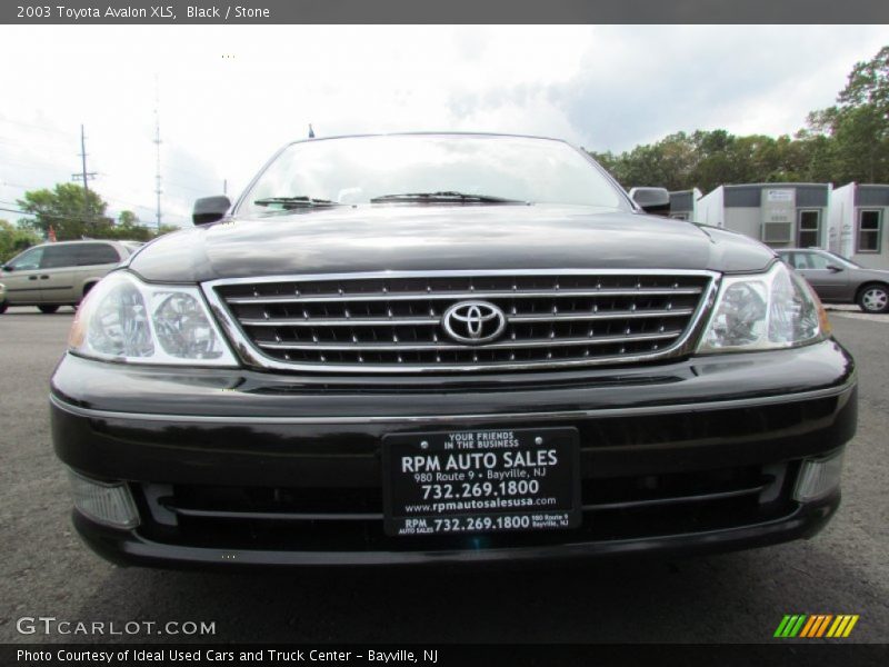Black / Stone 2003 Toyota Avalon XLS