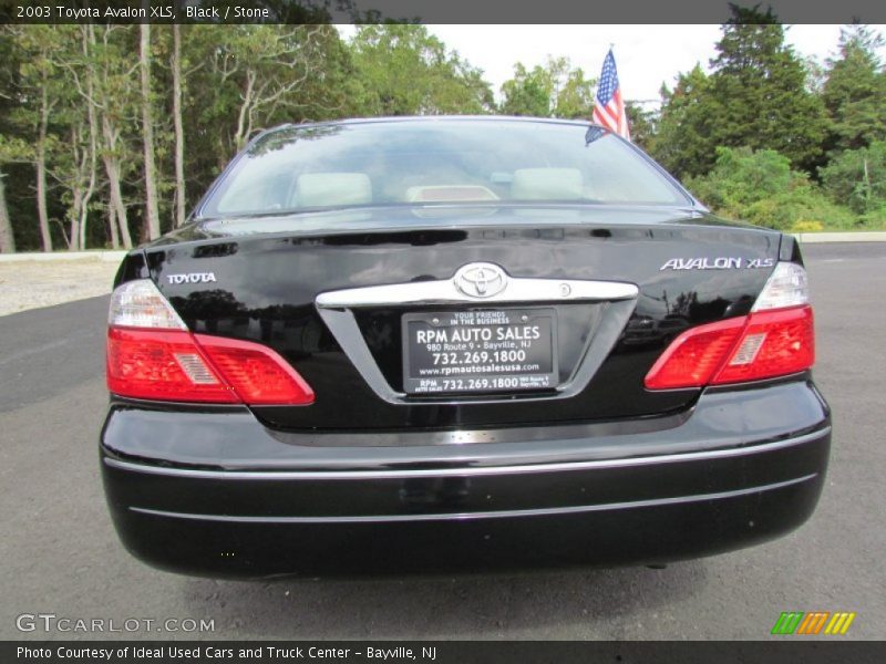 Black / Stone 2003 Toyota Avalon XLS