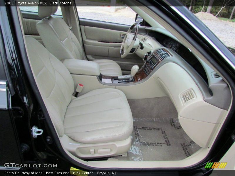 Black / Stone 2003 Toyota Avalon XLS