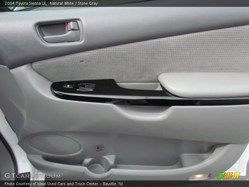 Natural White / Stone Gray 2004 Toyota Sienna LE