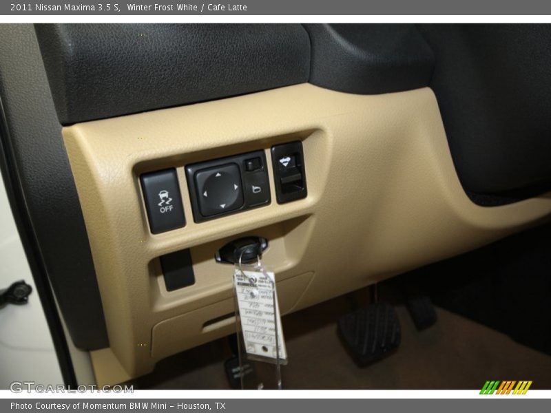 Winter Frost White / Cafe Latte 2011 Nissan Maxima 3.5 S