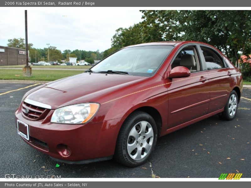 Front 3/4 View of 2006 Spectra EX Sedan