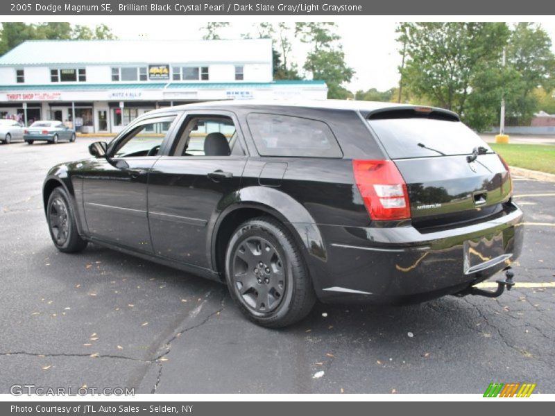 Brilliant Black Crystal Pearl / Dark Slate Gray/Light Graystone 2005 Dodge Magnum SE