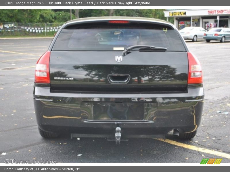 Brilliant Black Crystal Pearl / Dark Slate Gray/Light Graystone 2005 Dodge Magnum SE
