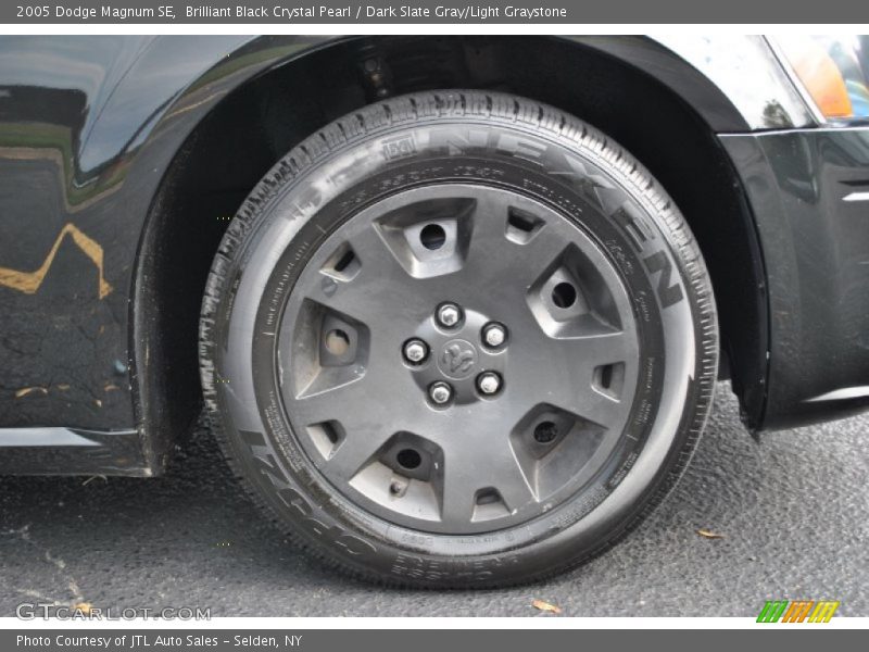 Brilliant Black Crystal Pearl / Dark Slate Gray/Light Graystone 2005 Dodge Magnum SE