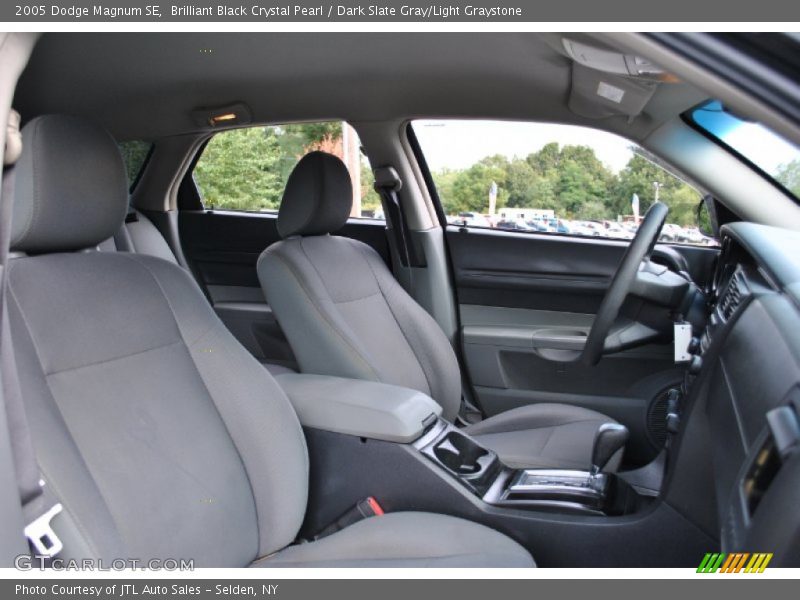 Brilliant Black Crystal Pearl / Dark Slate Gray/Light Graystone 2005 Dodge Magnum SE