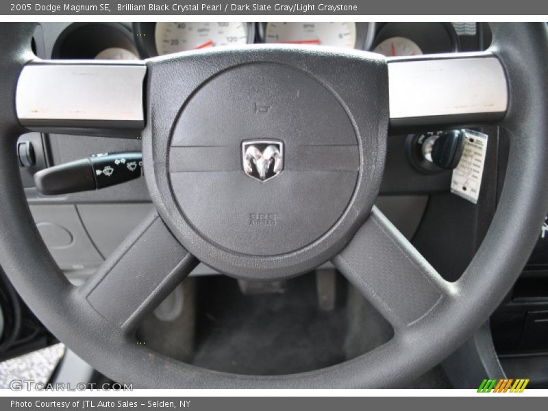 Brilliant Black Crystal Pearl / Dark Slate Gray/Light Graystone 2005 Dodge Magnum SE