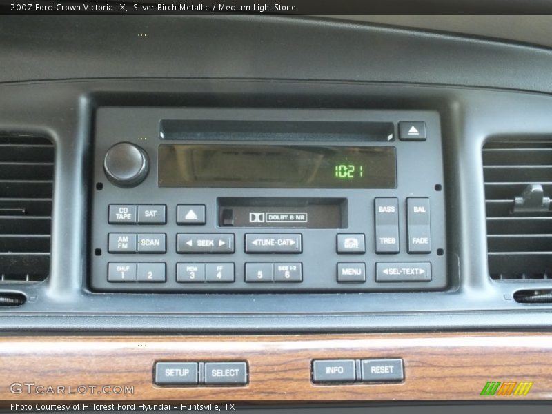 Audio System of 2007 Crown Victoria LX