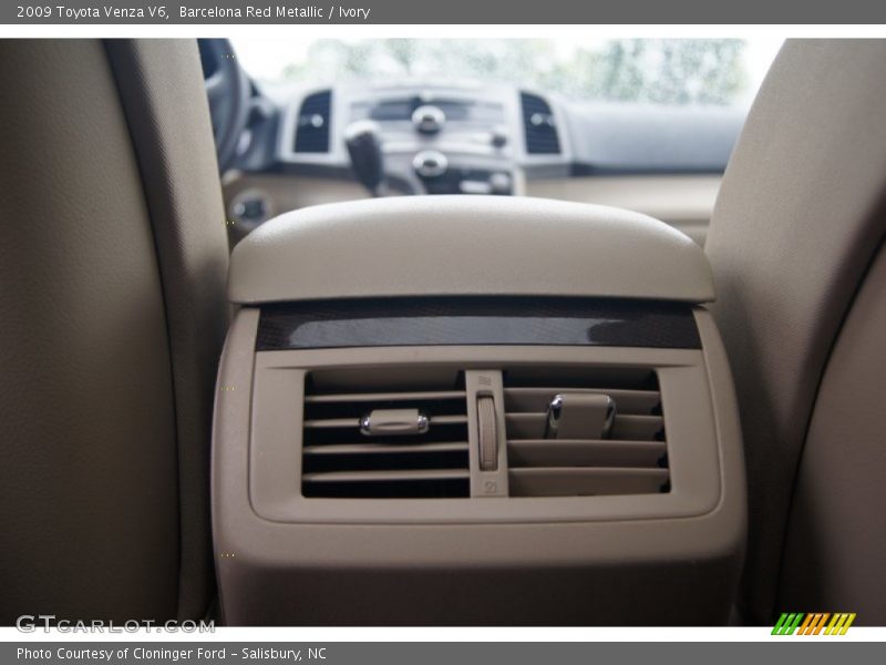 Barcelona Red Metallic / Ivory 2009 Toyota Venza V6