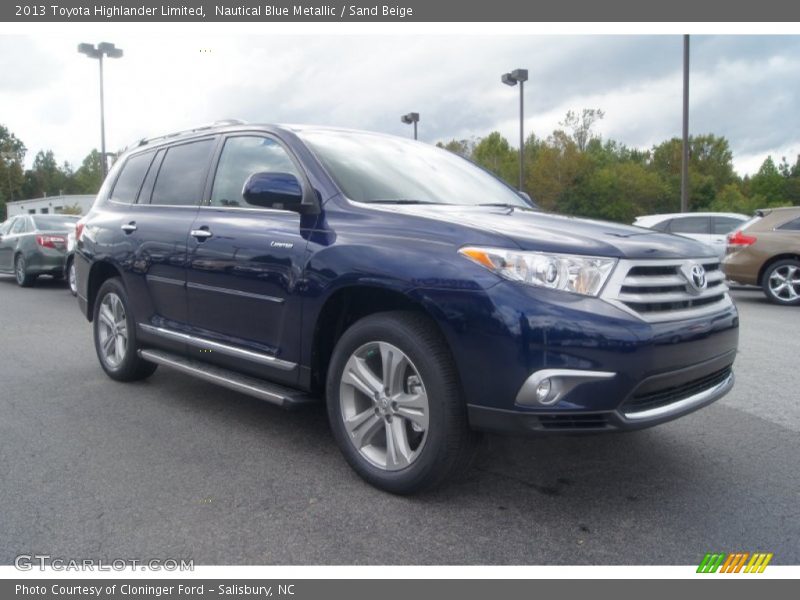 Front 3/4 View of 2013 Highlander Limited