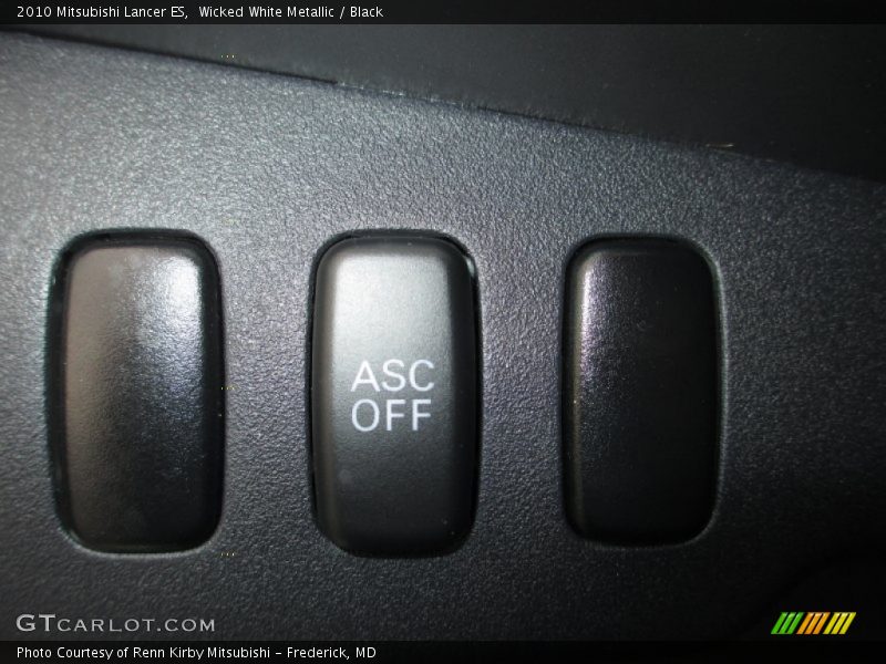 Wicked White Metallic / Black 2010 Mitsubishi Lancer ES