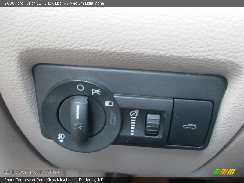 Black Ebony / Medium Light Stone 2008 Ford Fusion SE