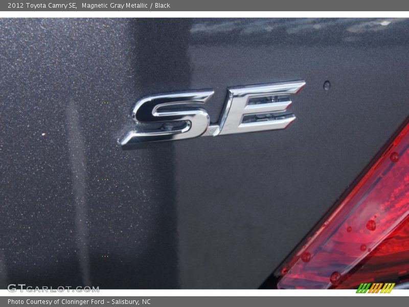 Magnetic Gray Metallic / Black 2012 Toyota Camry SE