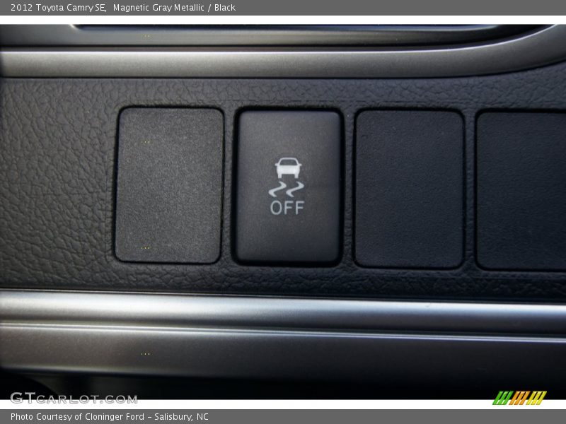 Magnetic Gray Metallic / Black 2012 Toyota Camry SE