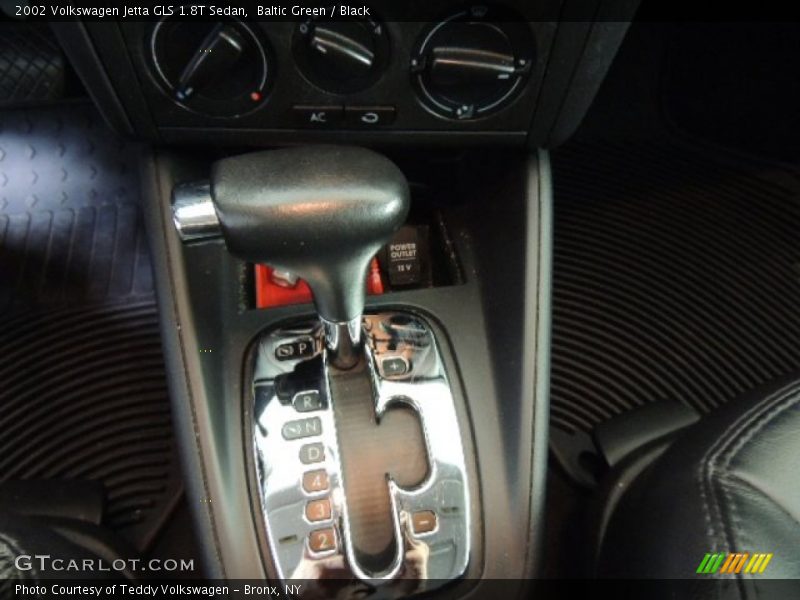 Baltic Green / Black 2002 Volkswagen Jetta GLS 1.8T Sedan