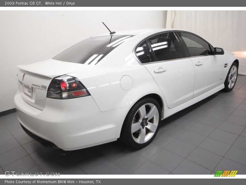 White Hot / Onyx 2009 Pontiac G8 GT