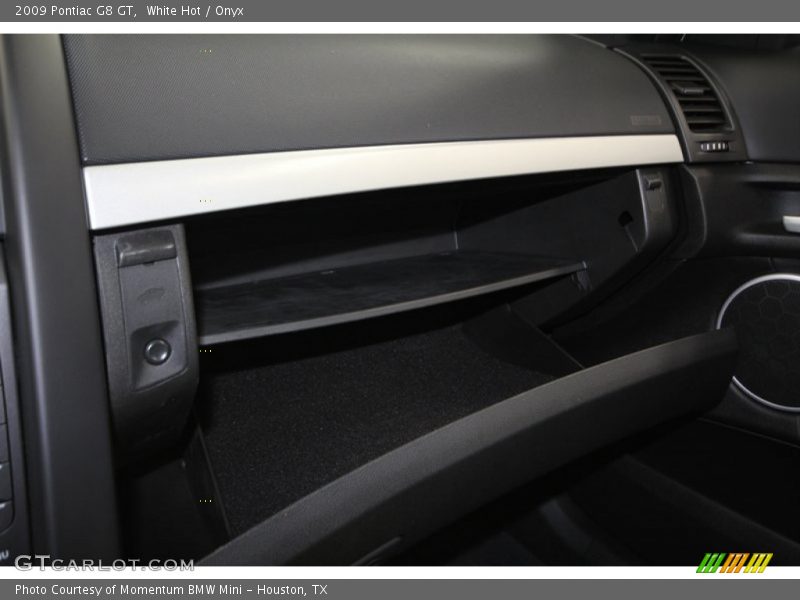 White Hot / Onyx 2009 Pontiac G8 GT