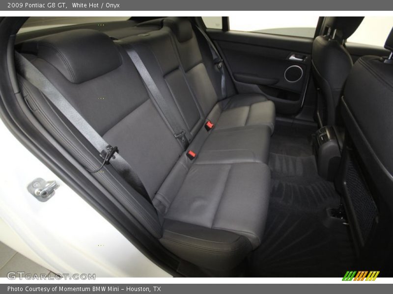 White Hot / Onyx 2009 Pontiac G8 GT