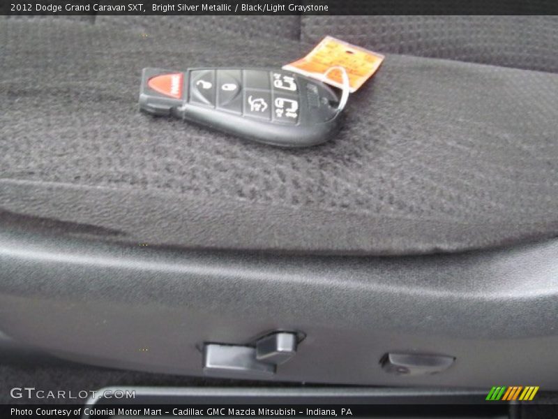 Bright Silver Metallic / Black/Light Graystone 2012 Dodge Grand Caravan SXT