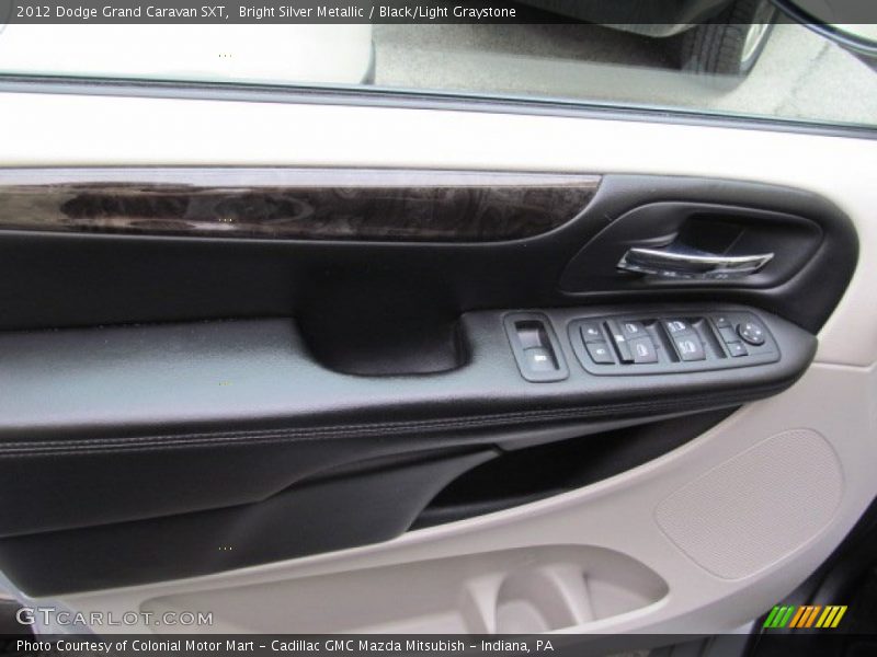 Bright Silver Metallic / Black/Light Graystone 2012 Dodge Grand Caravan SXT