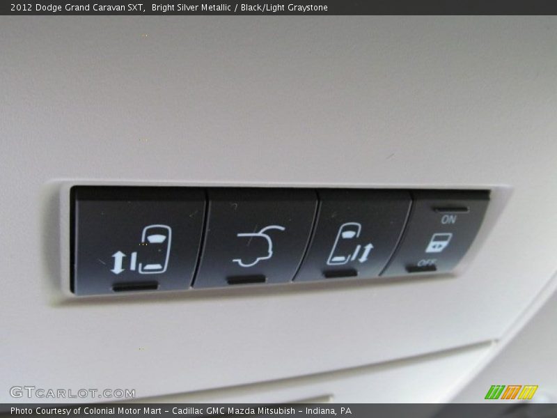 Bright Silver Metallic / Black/Light Graystone 2012 Dodge Grand Caravan SXT
