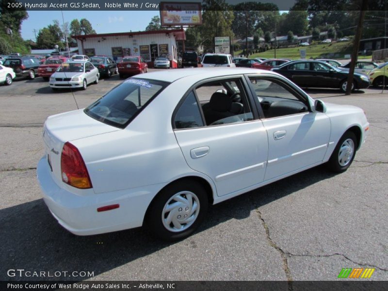 Noble White / Gray 2005 Hyundai Accent GLS Sedan