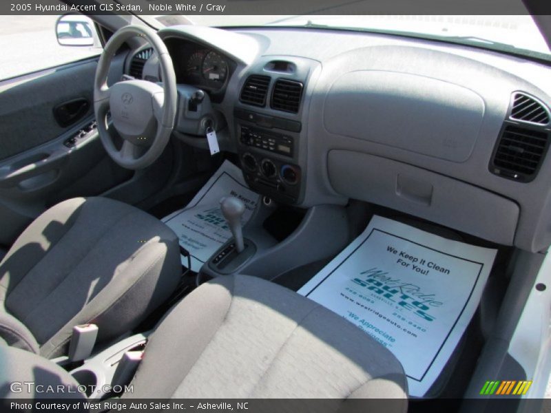 Noble White / Gray 2005 Hyundai Accent GLS Sedan
