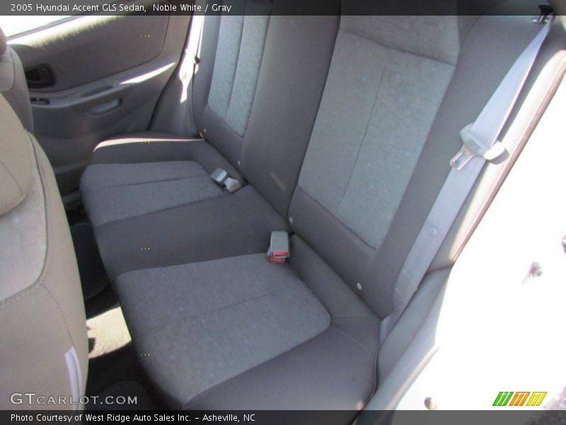 Noble White / Gray 2005 Hyundai Accent GLS Sedan