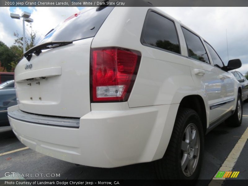 Stone White / Dark Slate Gray 2010 Jeep Grand Cherokee Laredo