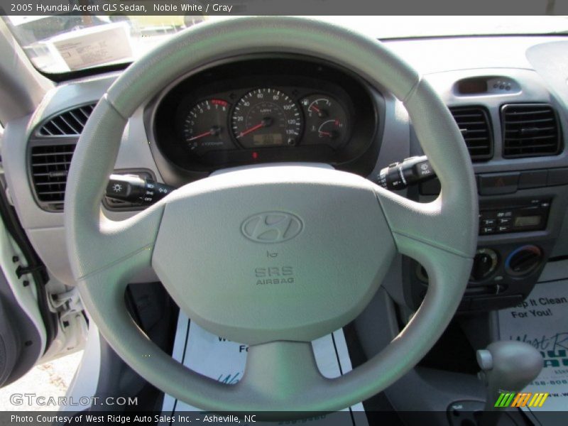 Noble White / Gray 2005 Hyundai Accent GLS Sedan