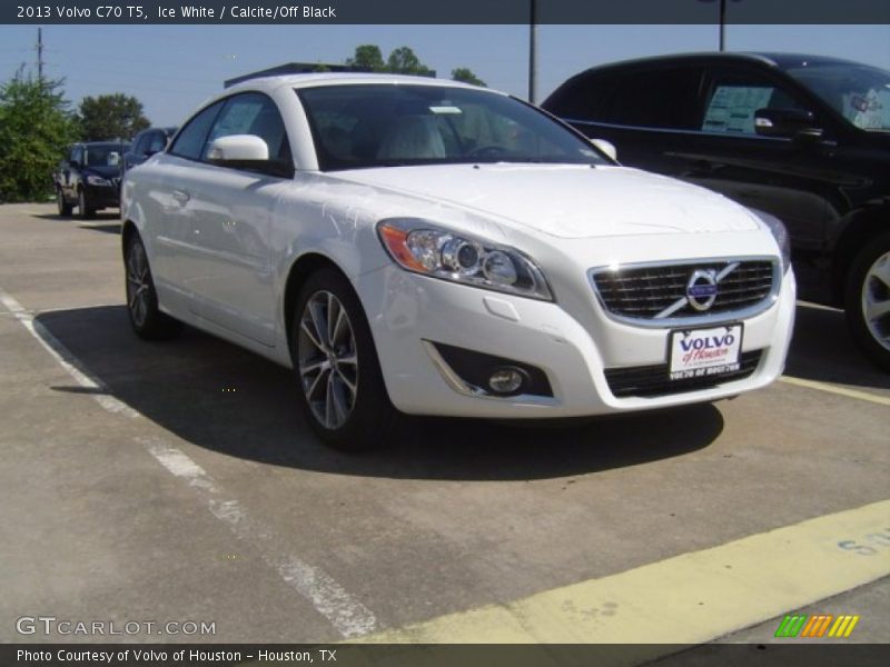 Ice White / Calcite/Off Black 2013 Volvo C70 T5