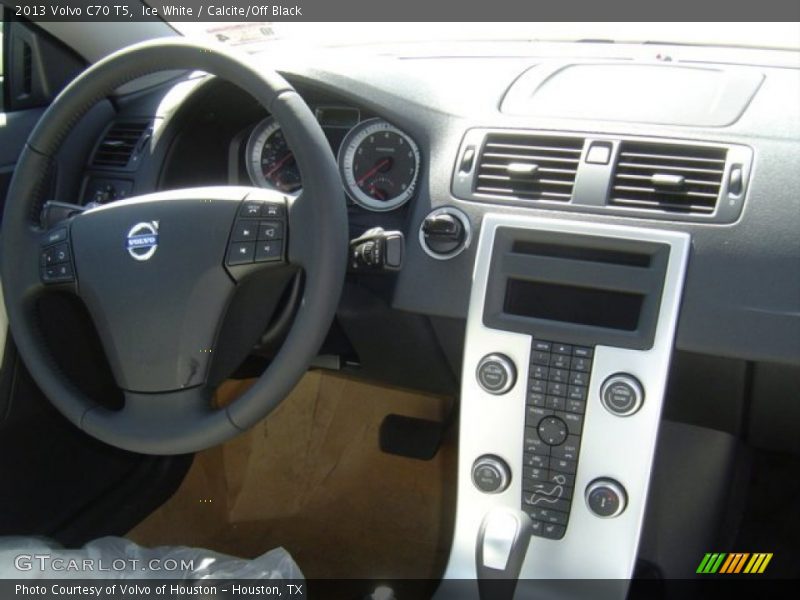 Ice White / Calcite/Off Black 2013 Volvo C70 T5