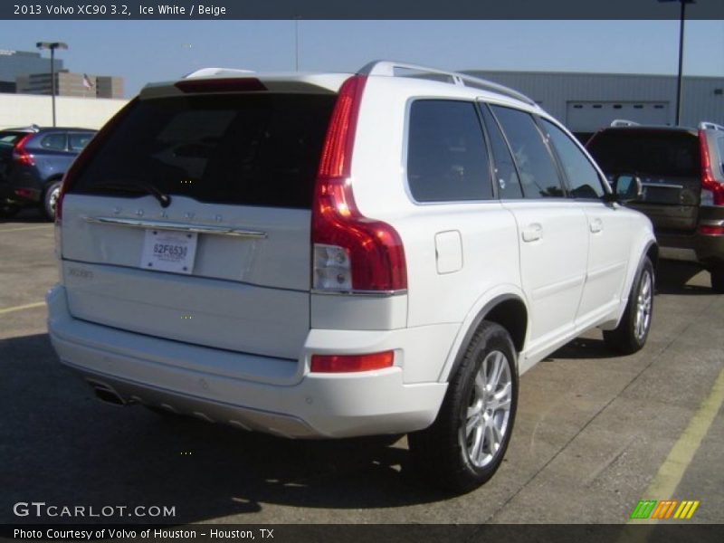 Ice White / Beige 2013 Volvo XC90 3.2