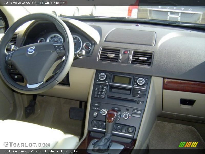 Ice White / Beige 2013 Volvo XC90 3.2