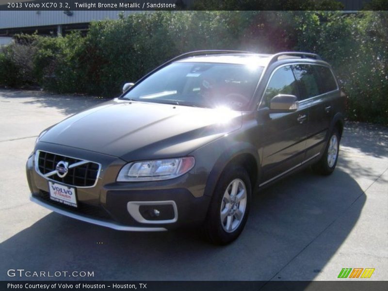Twilight Bronze Metallic / Sandstone 2013 Volvo XC70 3.2