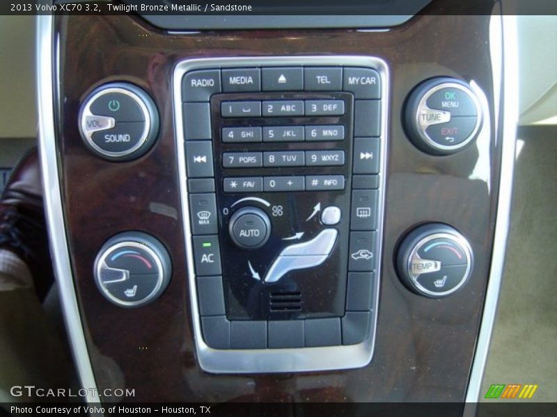 Twilight Bronze Metallic / Sandstone 2013 Volvo XC70 3.2